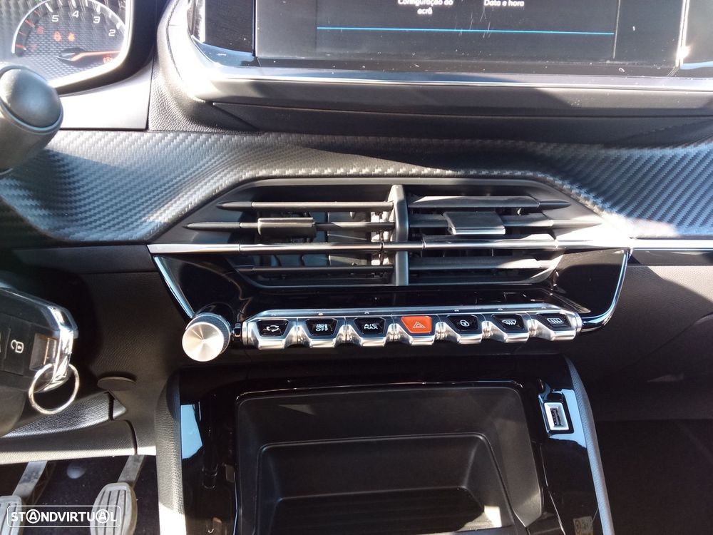 Peugeot 2008 1.2 PureTech Active - 19