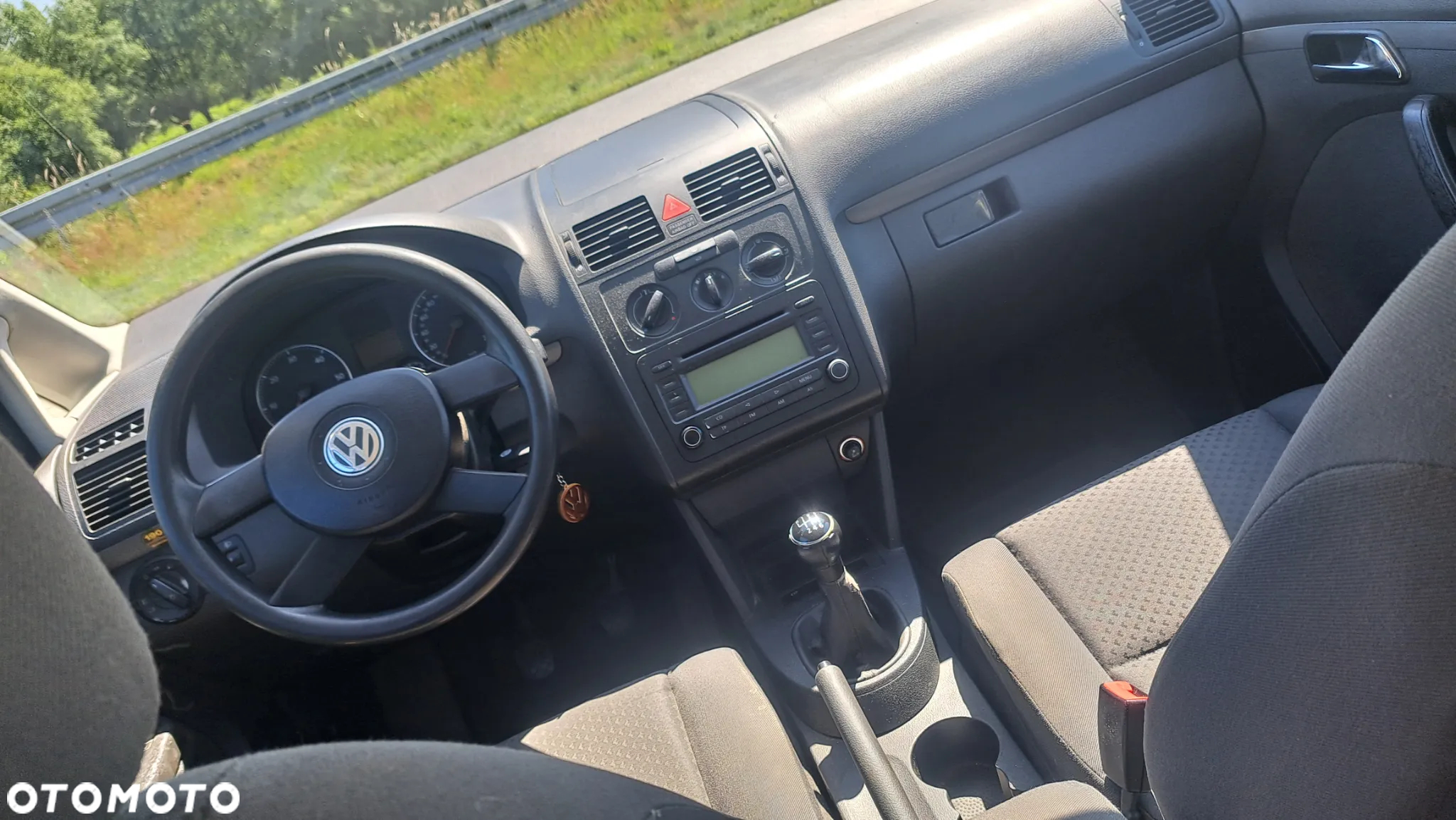 Volkswagen Touran - 5