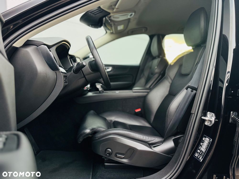 Volvo XC 60 D4 Geartronic Momentum Pro - 28