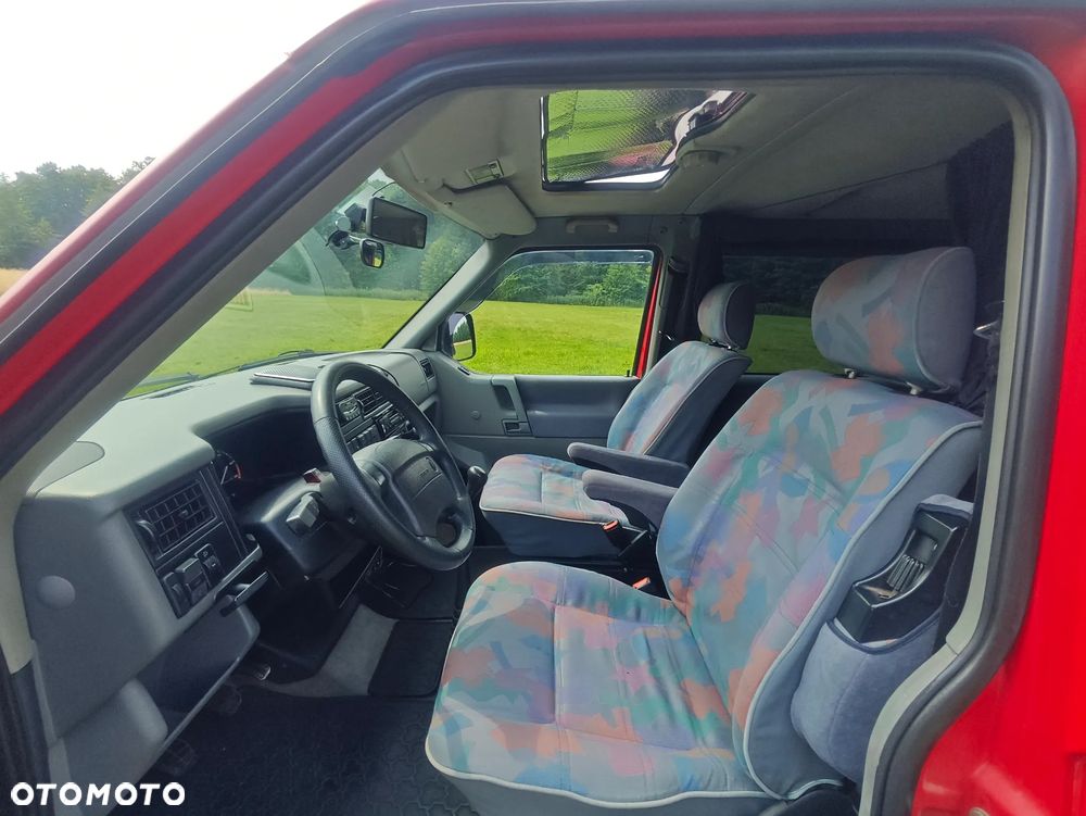 Volkswagen Multivan - 23