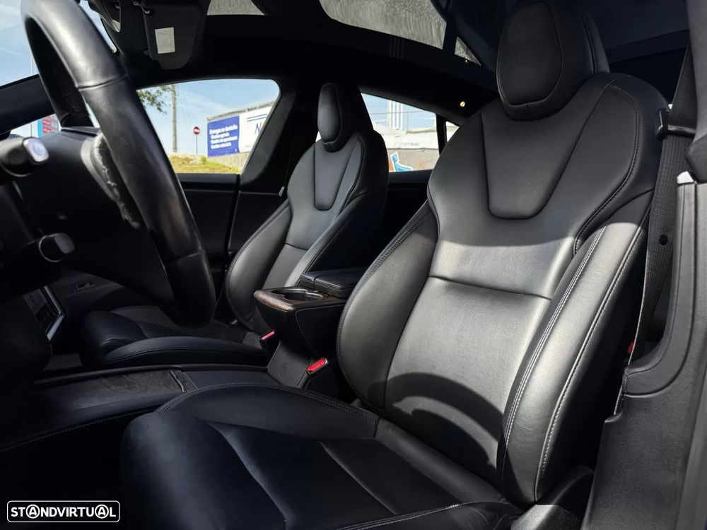 Tesla Model S - 17