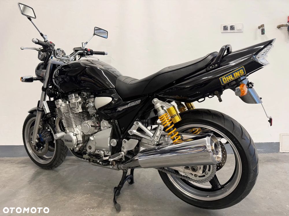 Yamaha XJR - 4