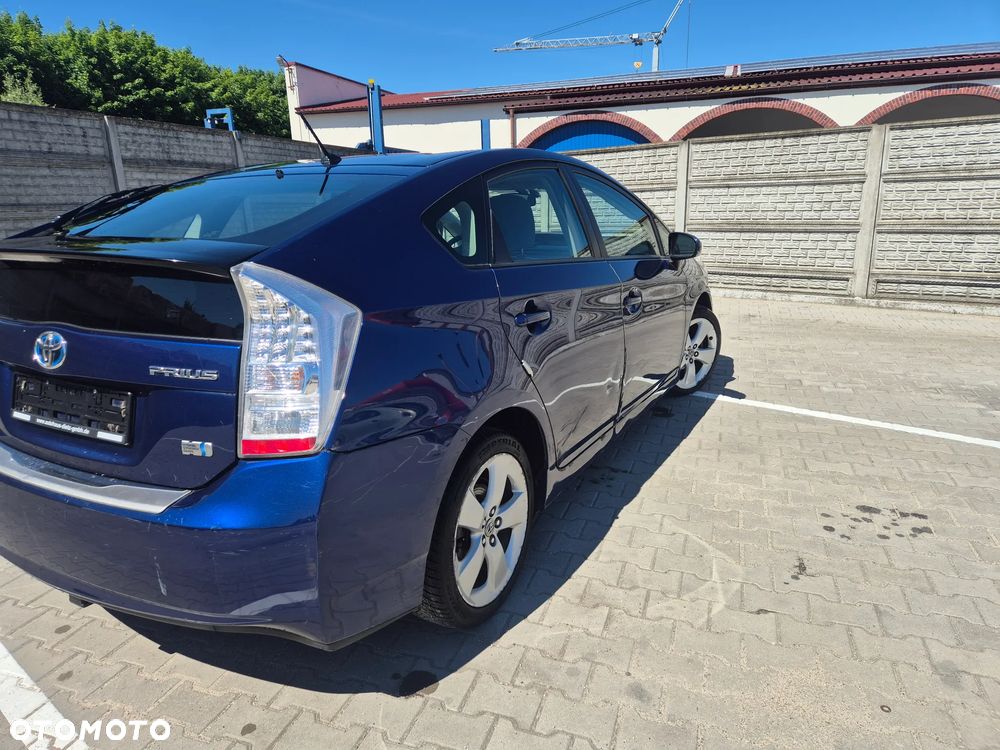 Toyota Prius (Hybrid) Executive - 7