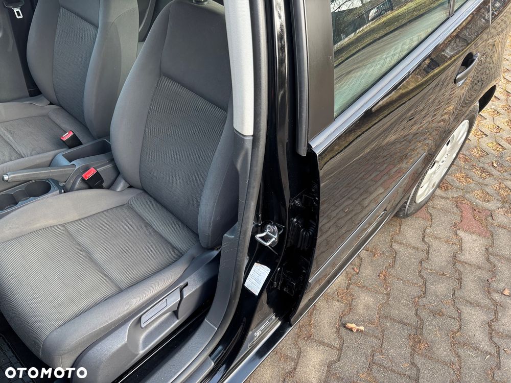 Volkswagen Golf - 21