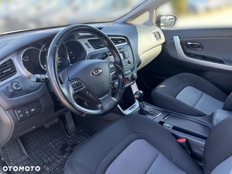 Kia Ceed 1.6 GDI L DCT - 9