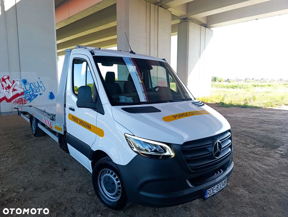 Mercedes-Benz Sprinter - 2