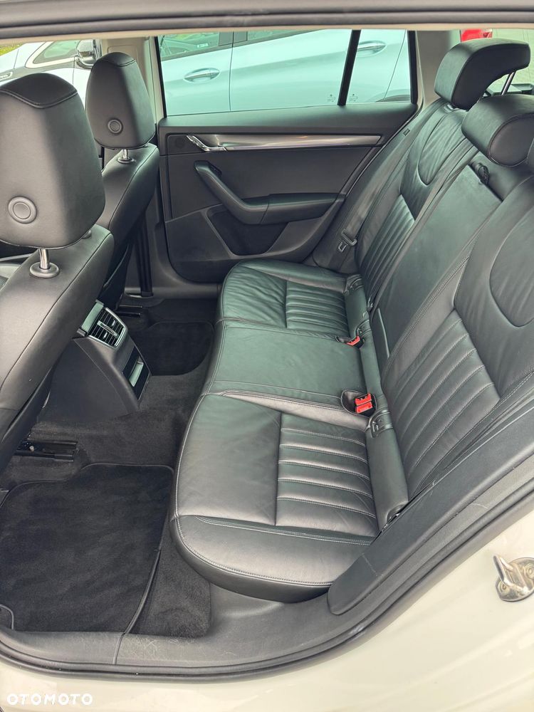 Skoda Octavia 1.5 TSI G-TEC DSG Style - 10