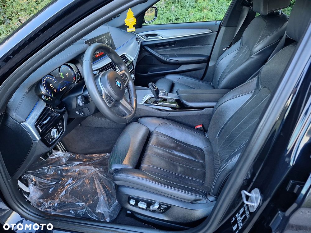 BMW Seria 5 520d M Sport Edition - 11