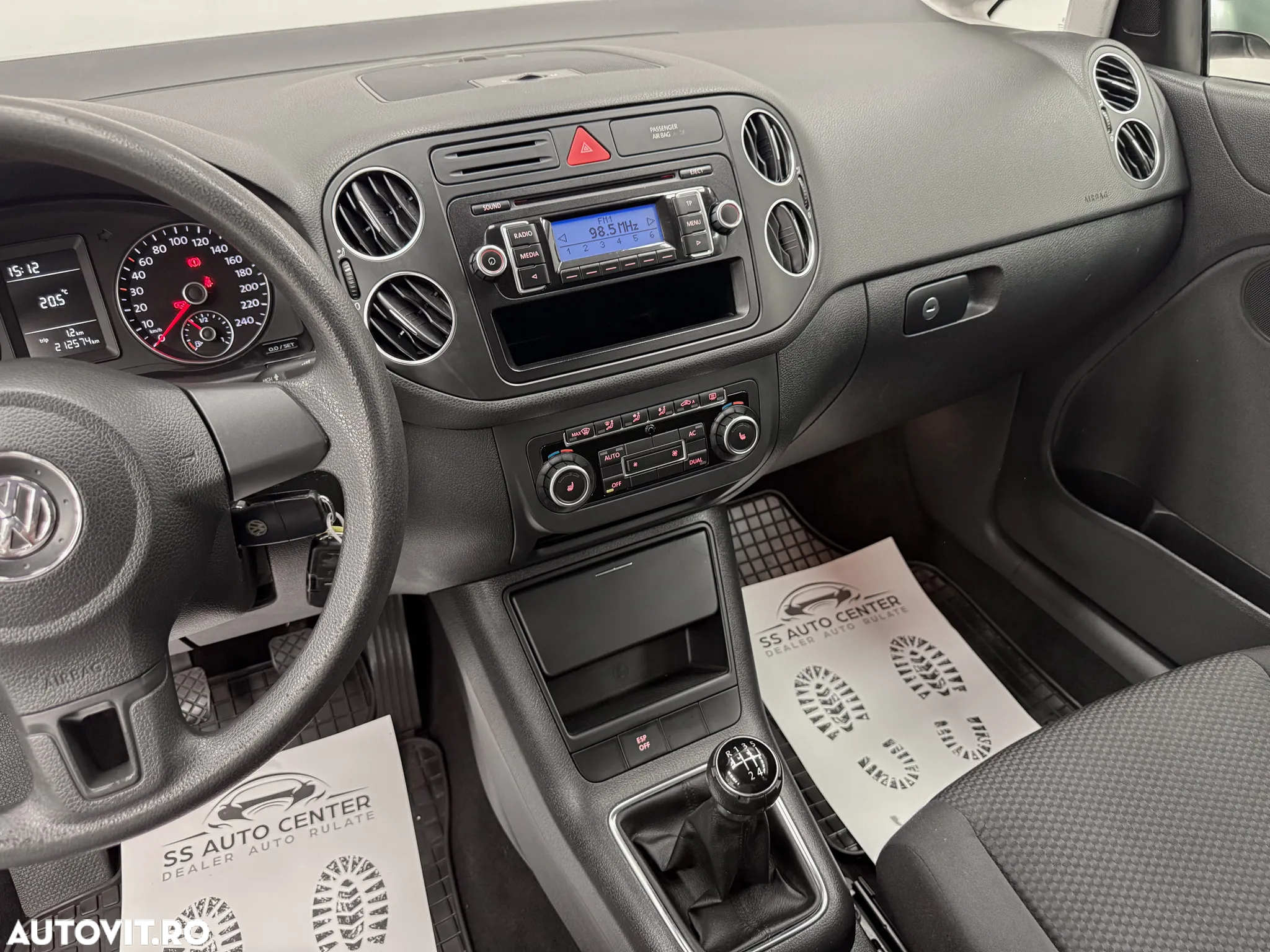 Volkswagen Golf Plus 2.0 TDI DPF Comfortline - 22