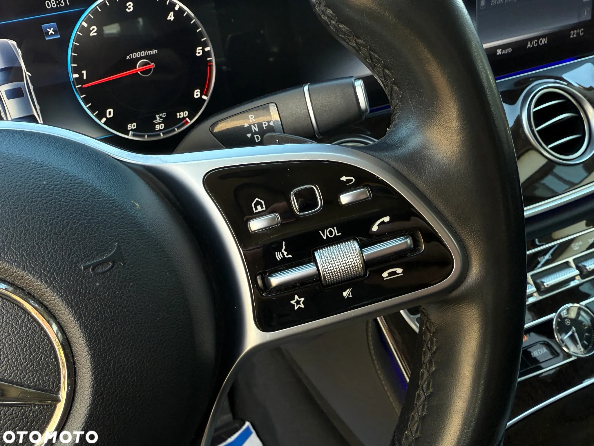Mercedes-Benz Klasa E 220 d 4-Matic 9G-TRONIC - 24