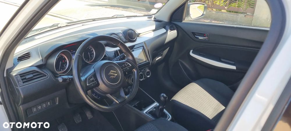 Suzuki Swift 1.0 Boosterjet (SHVS) Hybrid Comfort+ - 9