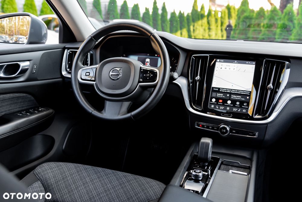 Volvo V60 Cross Country B4 D AWD Geartronic - 28