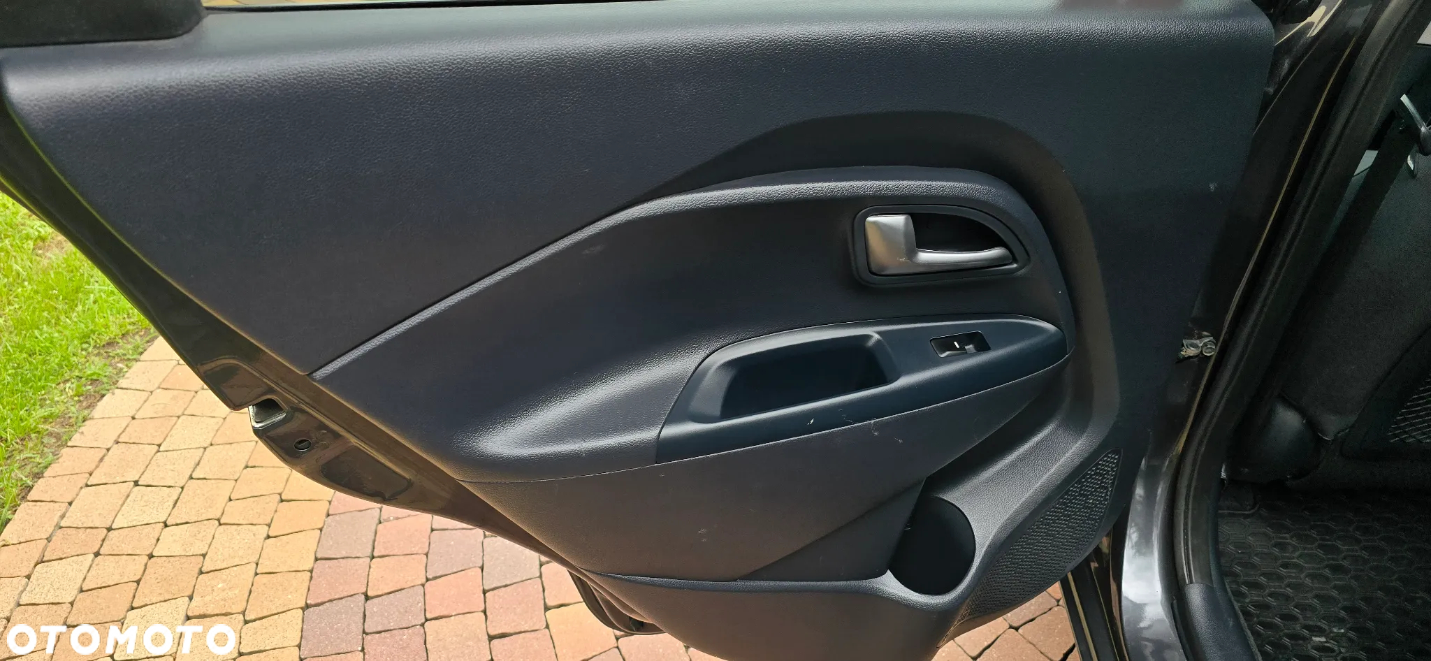 Kia Rio 1.4 XL Business Line - 16