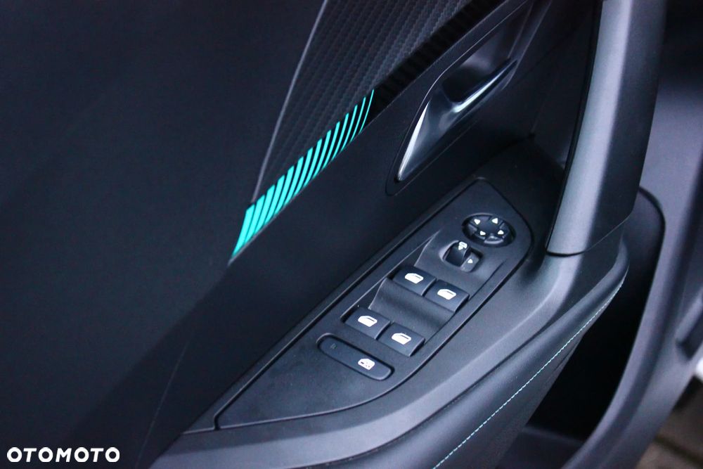 Peugeot 2008 BlueHDi 130 Allure S&S EAT8 - 32