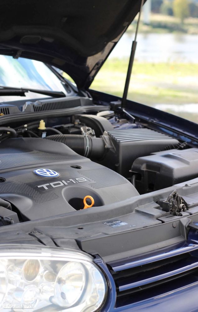 VW Golf 1.9 TDi 25 Anos Aut. - 9