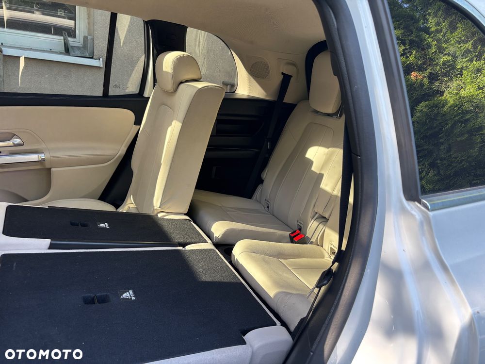 Mercedes-Benz GLB 250 4Matic 8G-DCT Special Edition - 23