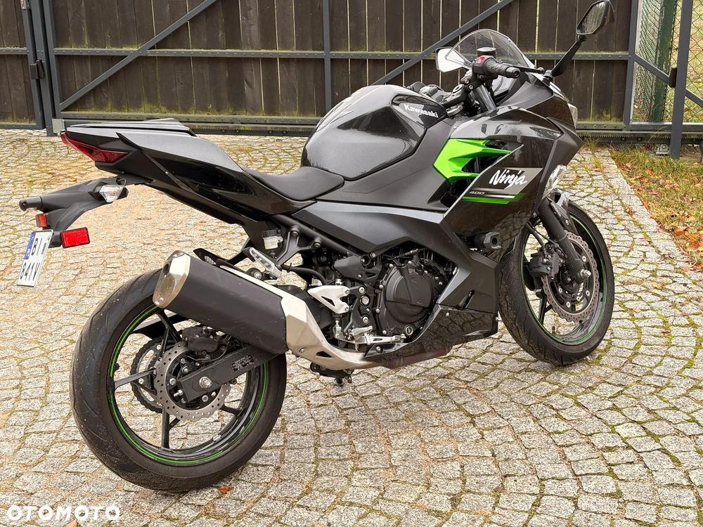 Kawasaki Ninja 400 - 11