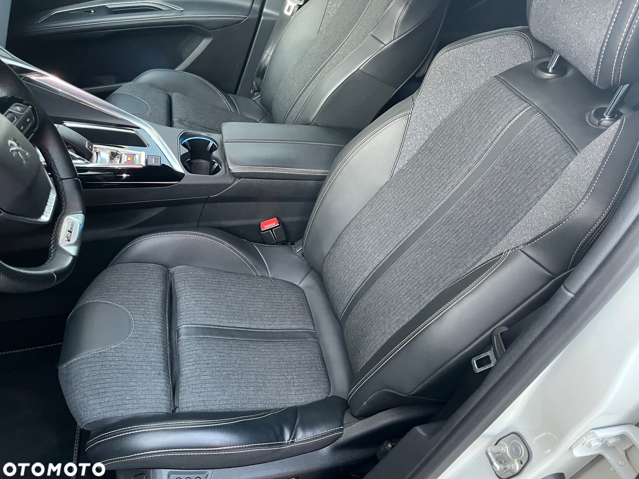 Peugeot 5008 PureTech 180 EAT8 Stop & Start GT - 22