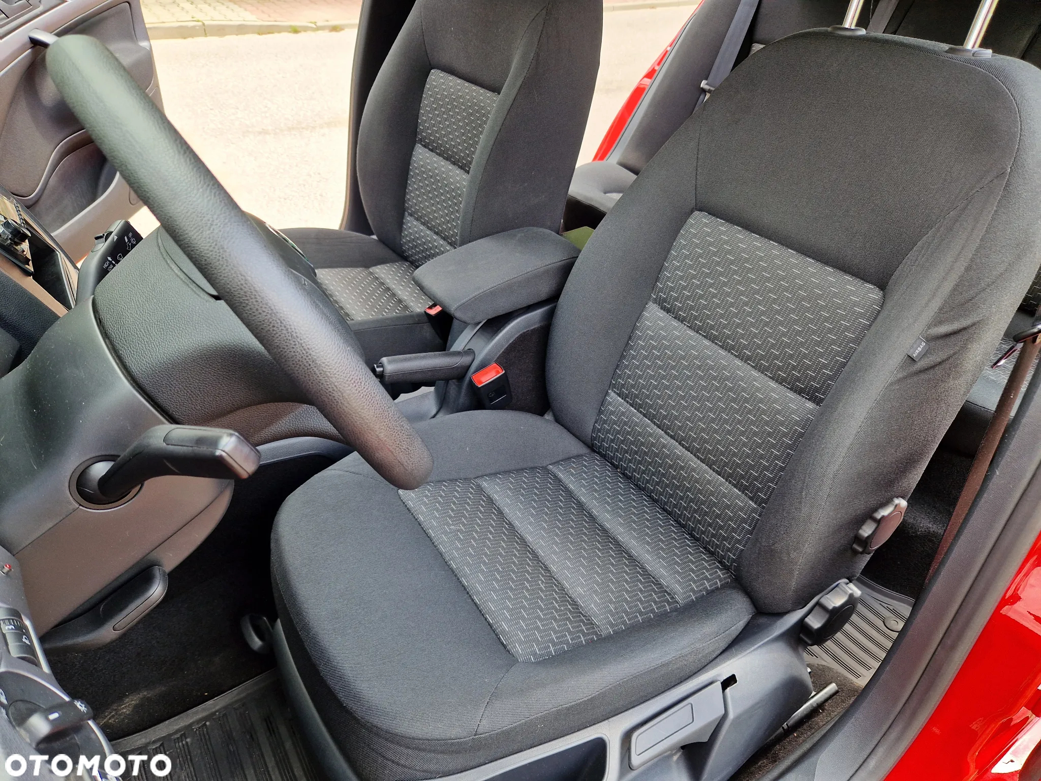 Skoda Octavia 1.6 Ambiente - 23