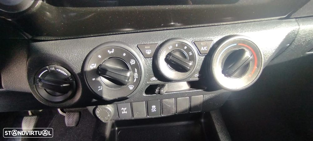 Toyota HILUX KINGCAB 4WD 2.4 D-4D 150CV || 4X4 - 11