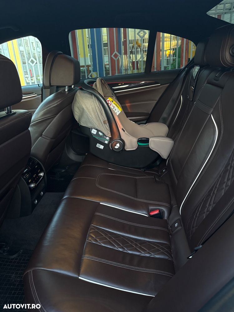 BMW Seria 5 520d AT - 12