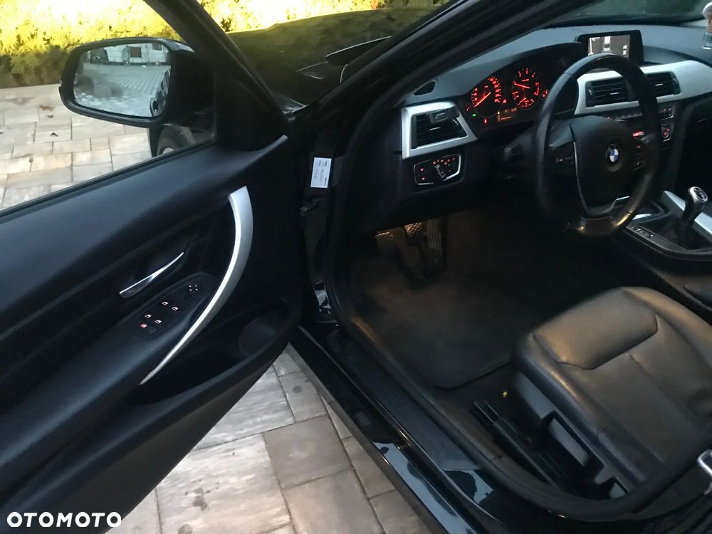 BMW Seria 3 320d - 16