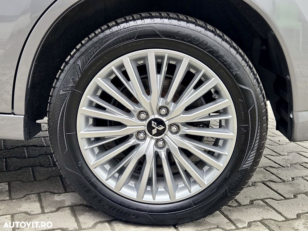 Mitsubishi Outlander - 37