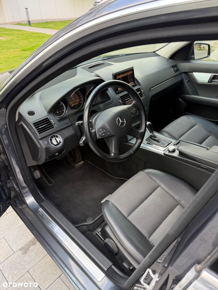 Mercedes-Benz Klasa C 200 CGI Automatik BlueEFFICIENCY Avantgarde - 9