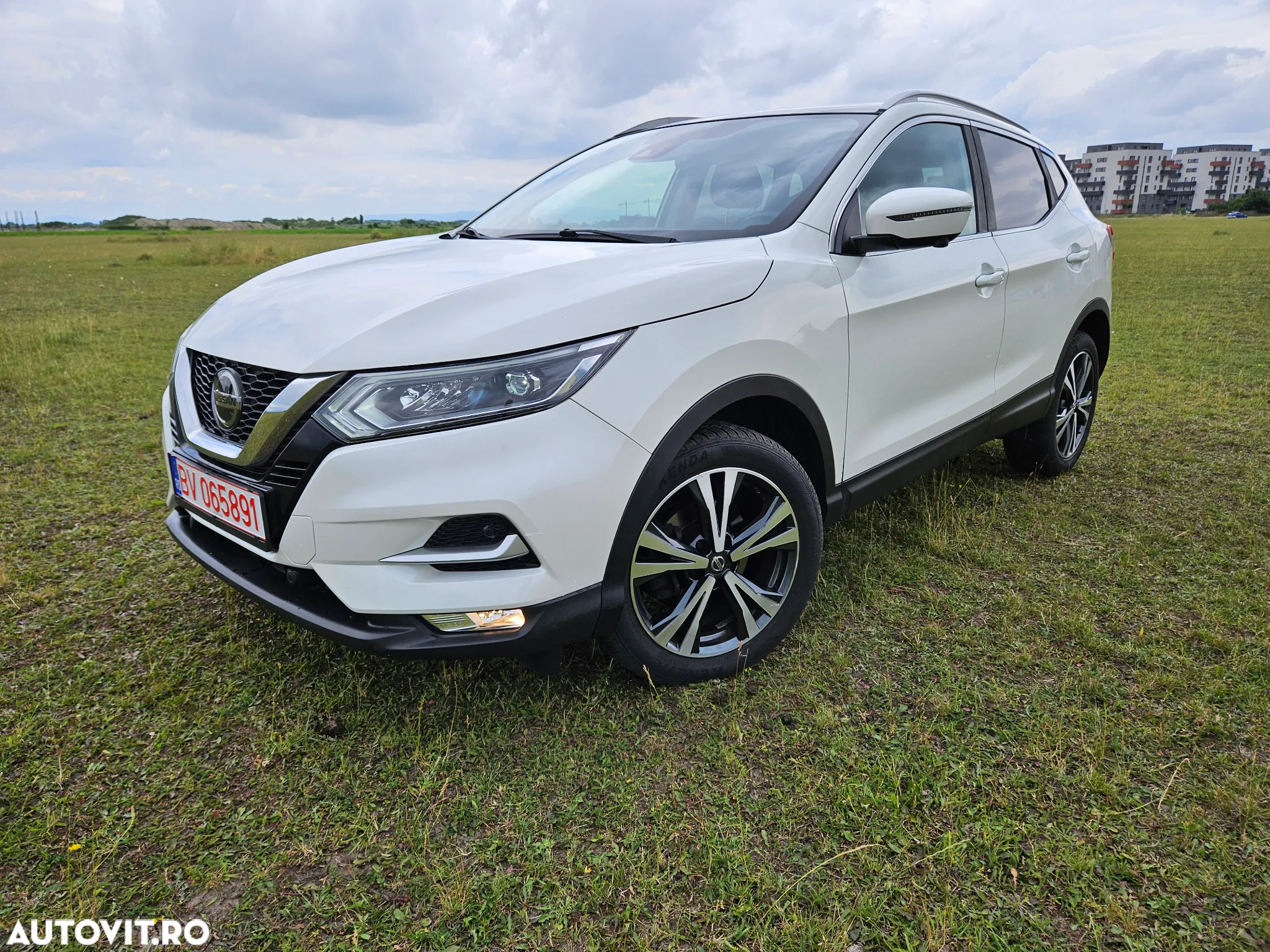 Nissan Qashqai 1.3 DIG-T N-CONNECTA - 2