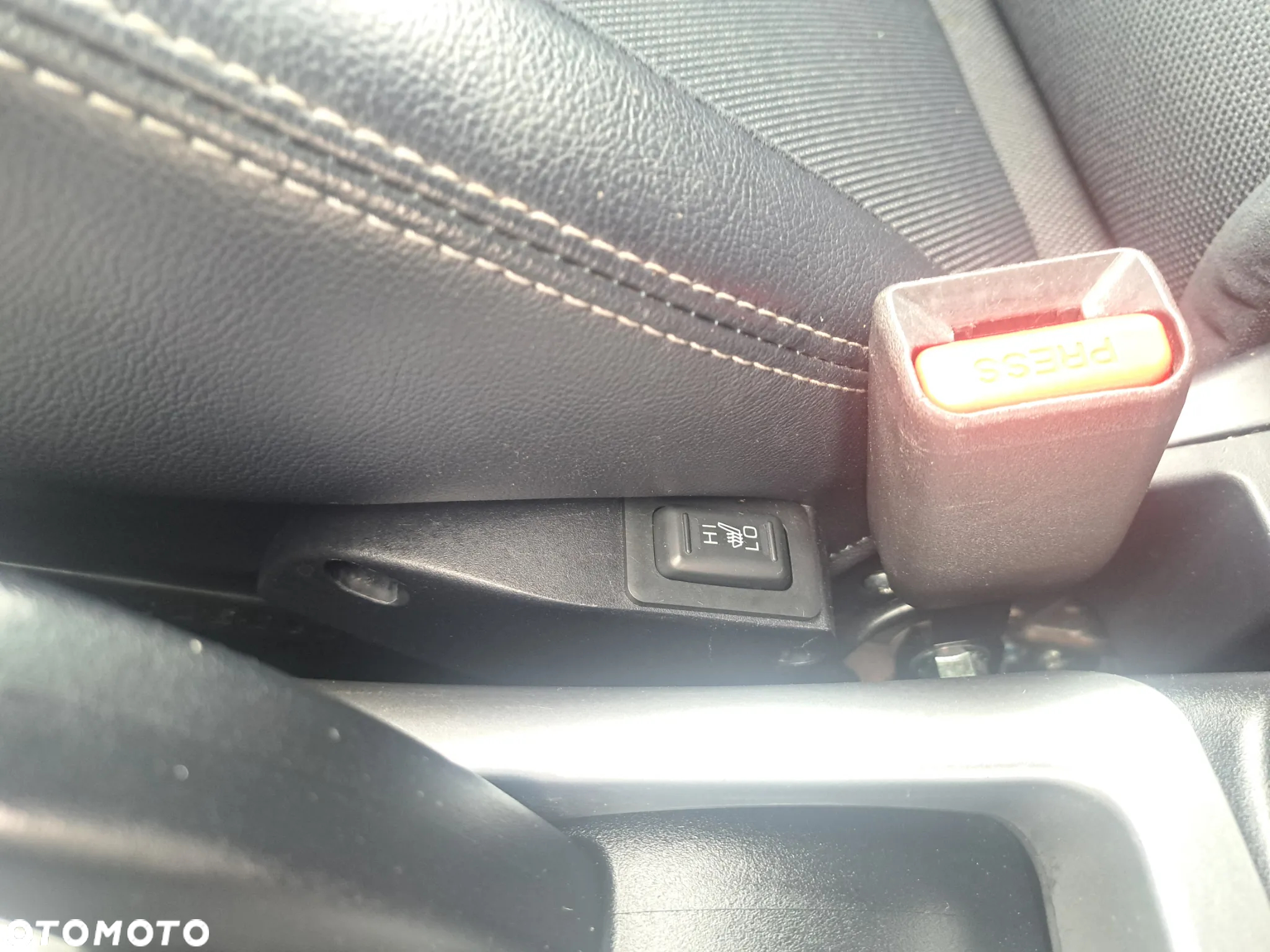 Mitsubishi Outlander - 23