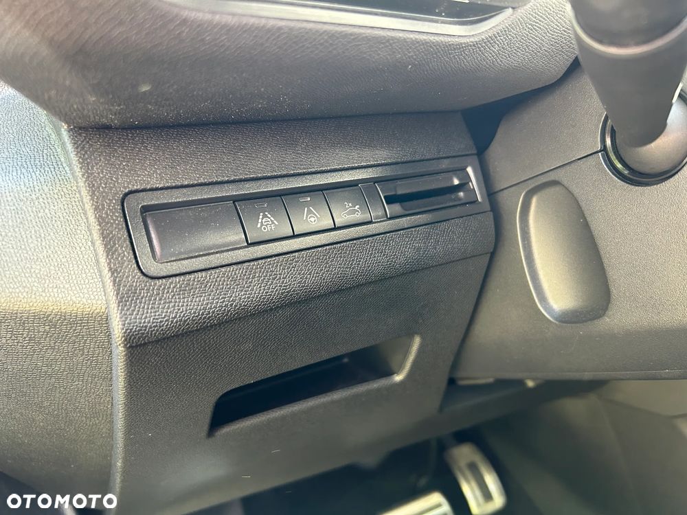 Peugeot 3008 1.2 PureTech GT S&S EAT8 - 11