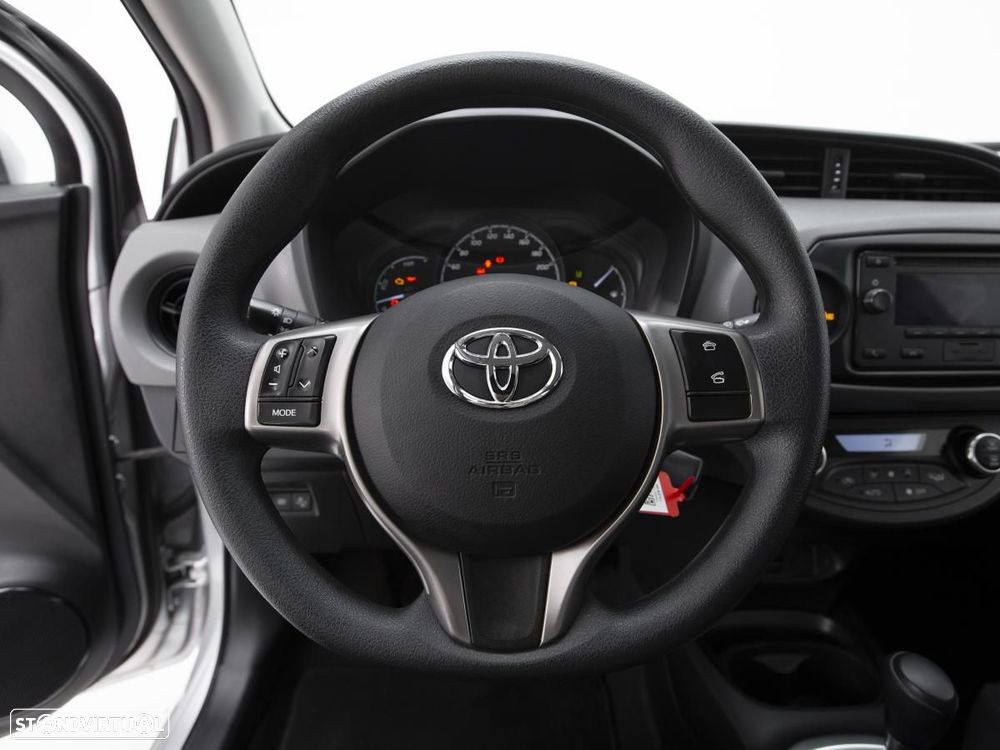 Toyota Yaris 1.5 HSD Active - 12