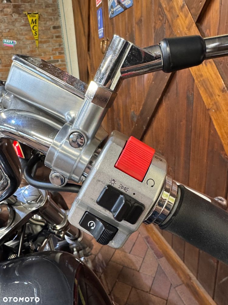 Suzuki Intruder - 22