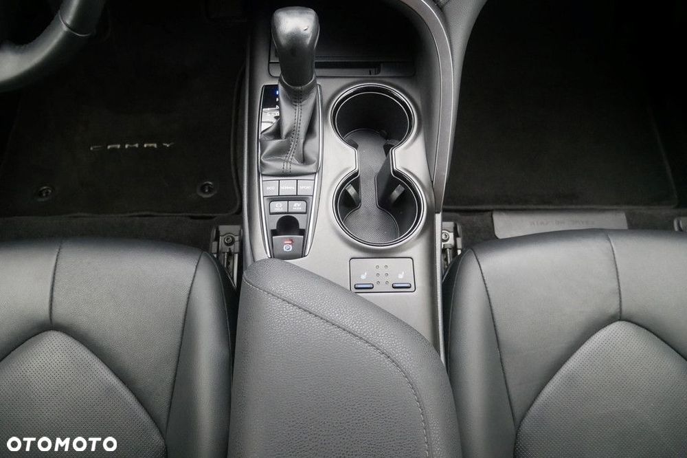 Toyota Camry 2.5 Hybrid Comfort CVT - 11