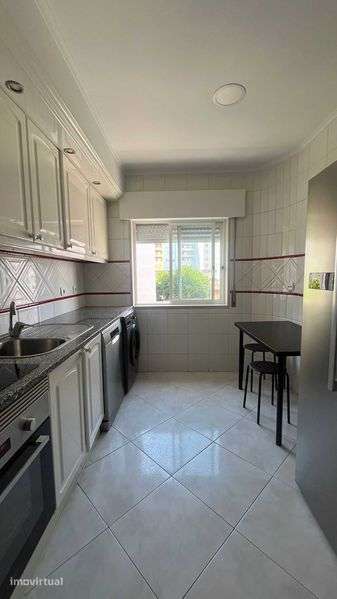 Apartamento mobilado em Santa Marta do Pinhal - Grande imagem: 3/11