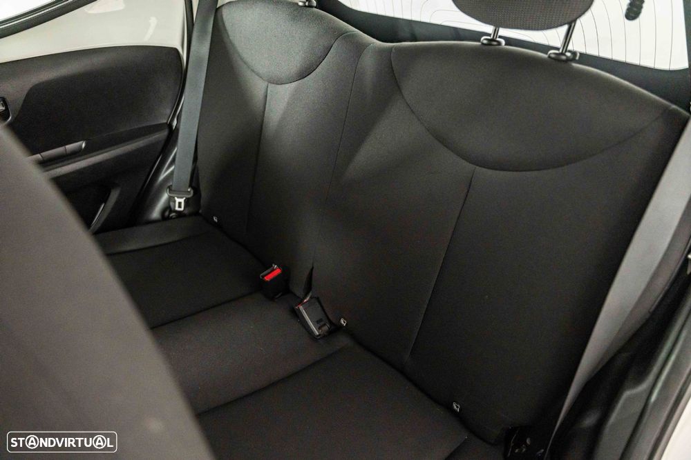Toyota Aygo 1.0 X-Clusiv - 11