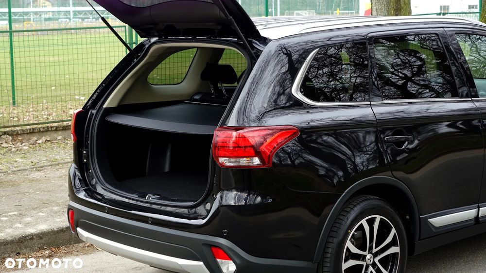 Mitsubishi Outlander 2.0 2WD Diamant - 35