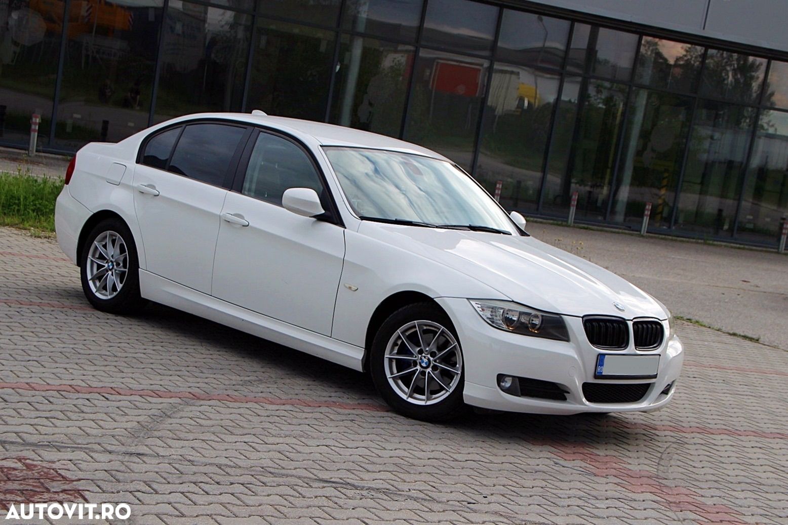 BMW Seria 3 318d - 1