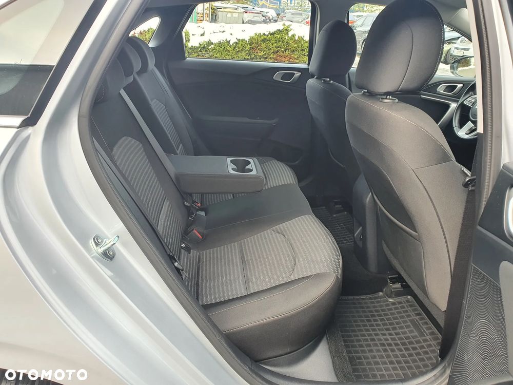 Kia Ceed 1.5 T-GDI M DCT - 23