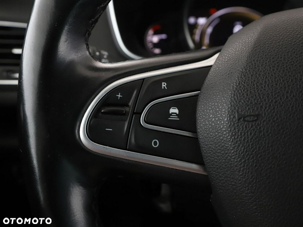 Renault Megane ENERGY TCe 165 EDC BOSE EDITION - 35