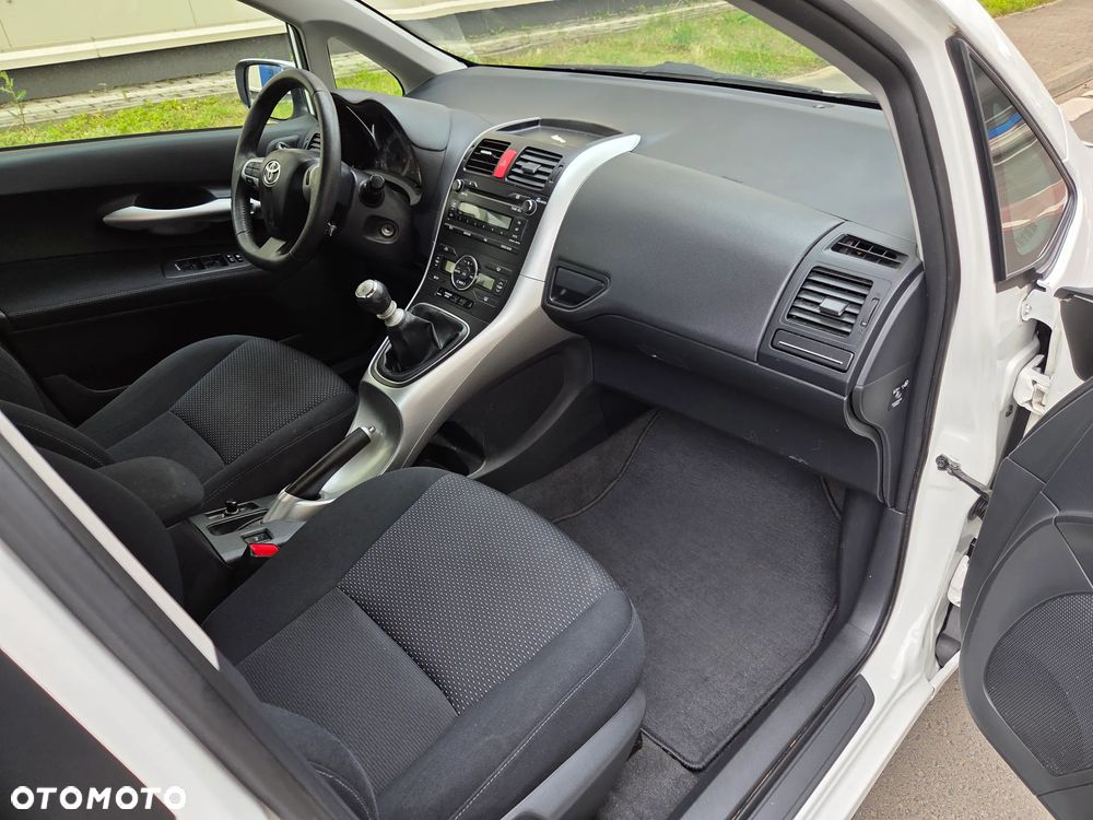 Toyota Auris 1.6 Dynamic - 17