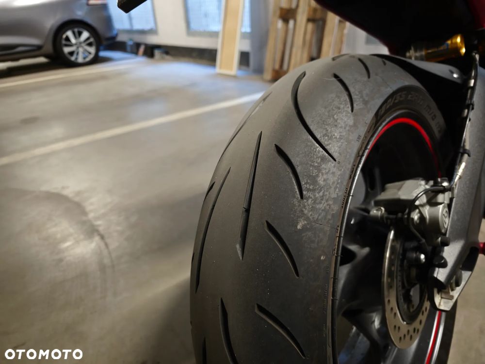 Triumph Street Triple - 6