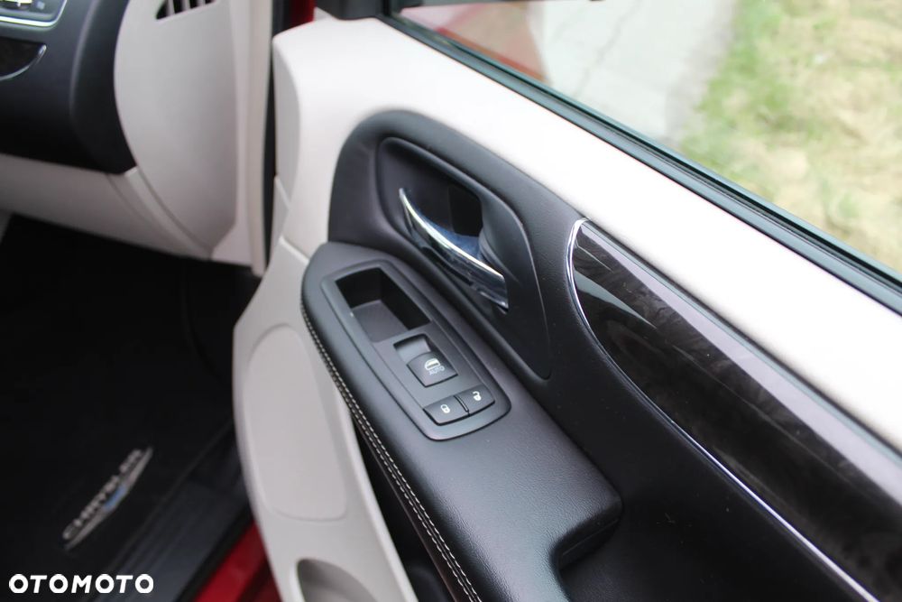 Chrysler Town & Country 3.6 Touring - 18