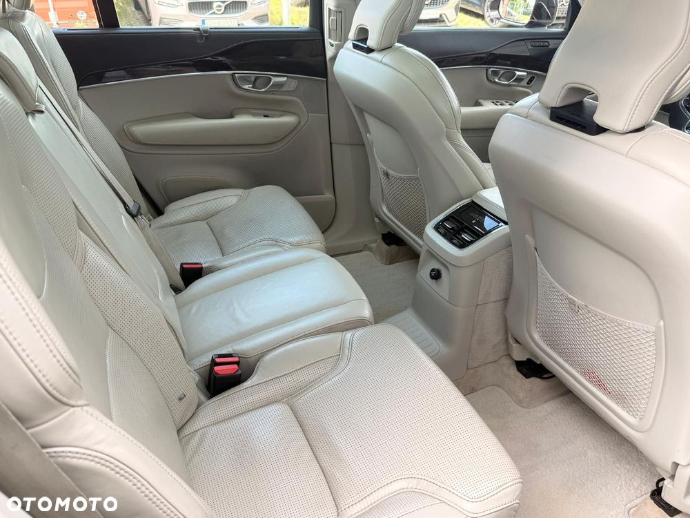 Volvo XC 90 T8 AWD Plug-In Hybrid Inscription 7os - 27