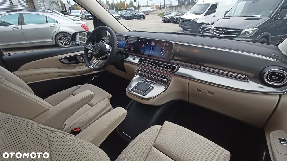 Mercedes-Benz Klasa V - 11