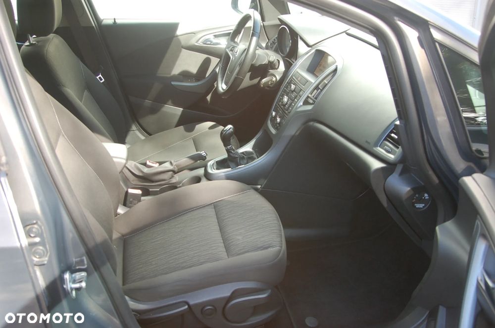 Opel Astra 1.4 T Enjoy S&S - 29