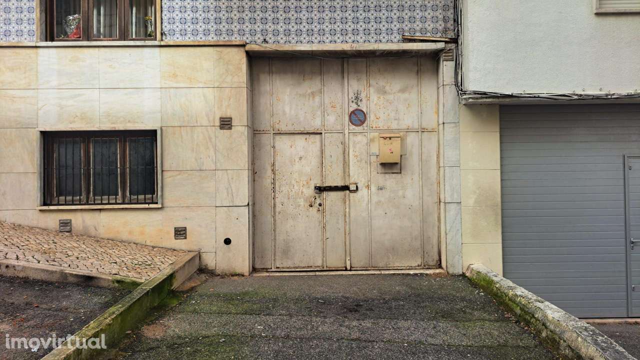 Armazem para venda com 400m2 ,em Queluz - Grande imagem: 2/19