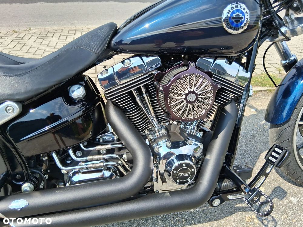 Harley-Davidson Softail Breakout - 12