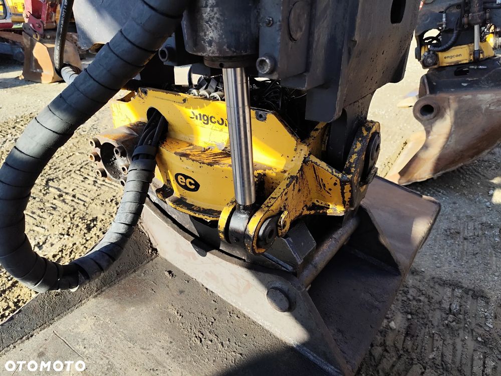 Hitachi ZX250LCN-3 - 13