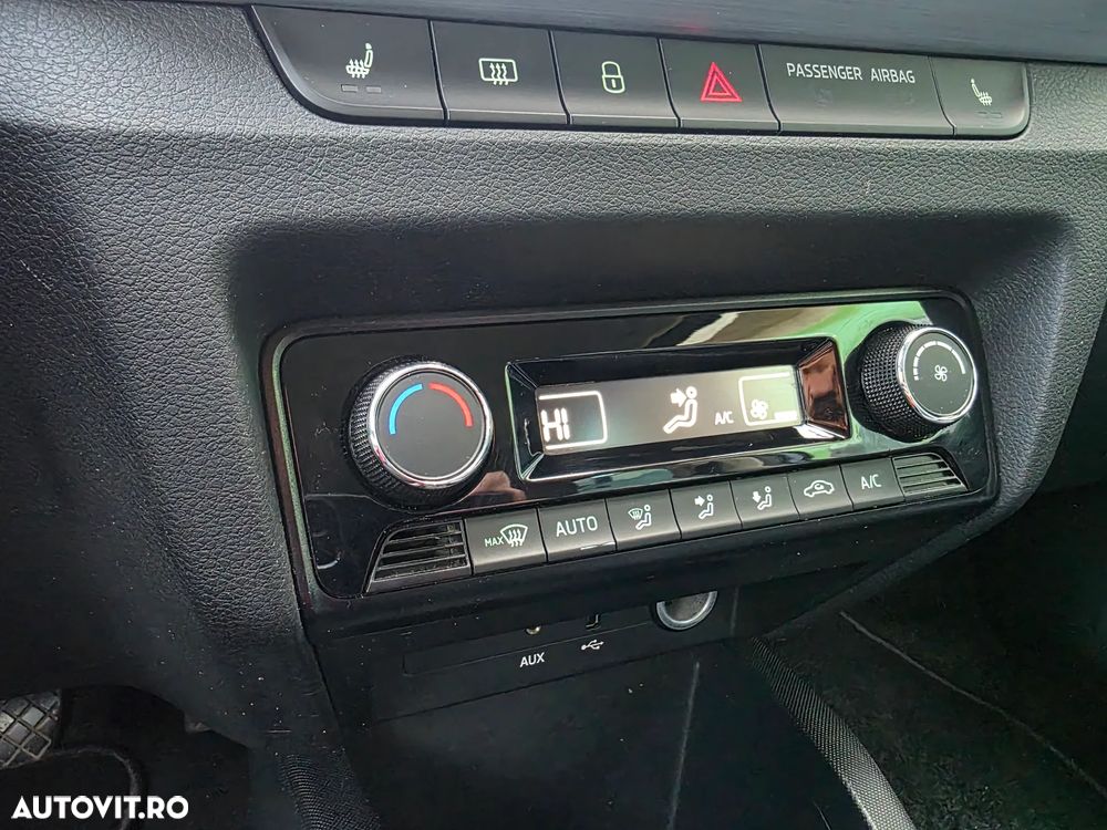 Skoda Fabia 1.0 MPI Cool Edition Red & Grey - 20